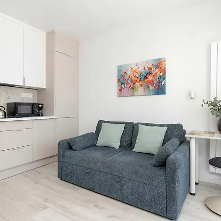 Apartman Modern With Desk Cracow Conrada 27 By Heyrent *