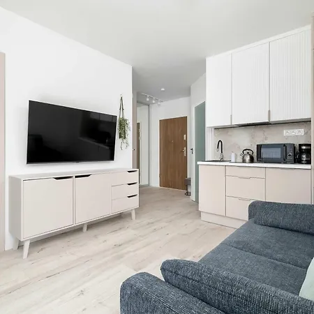 Modern With Desk Cracow Conrada 27 By Heyrent *