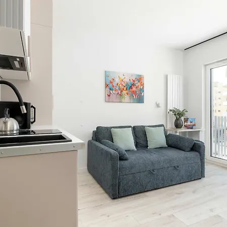 Apartman Modern With Desk Cracow Conrada 27 By Heyrent