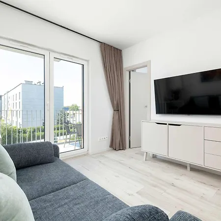 Modern With Desk Cracow Conrada 27 By Heyrent *